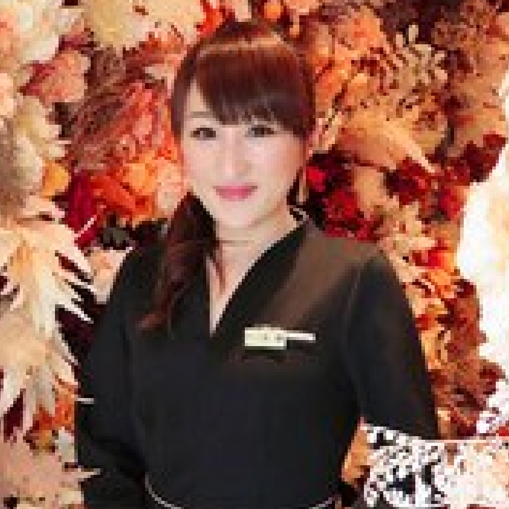 小峰 なな コミネ ナナ
